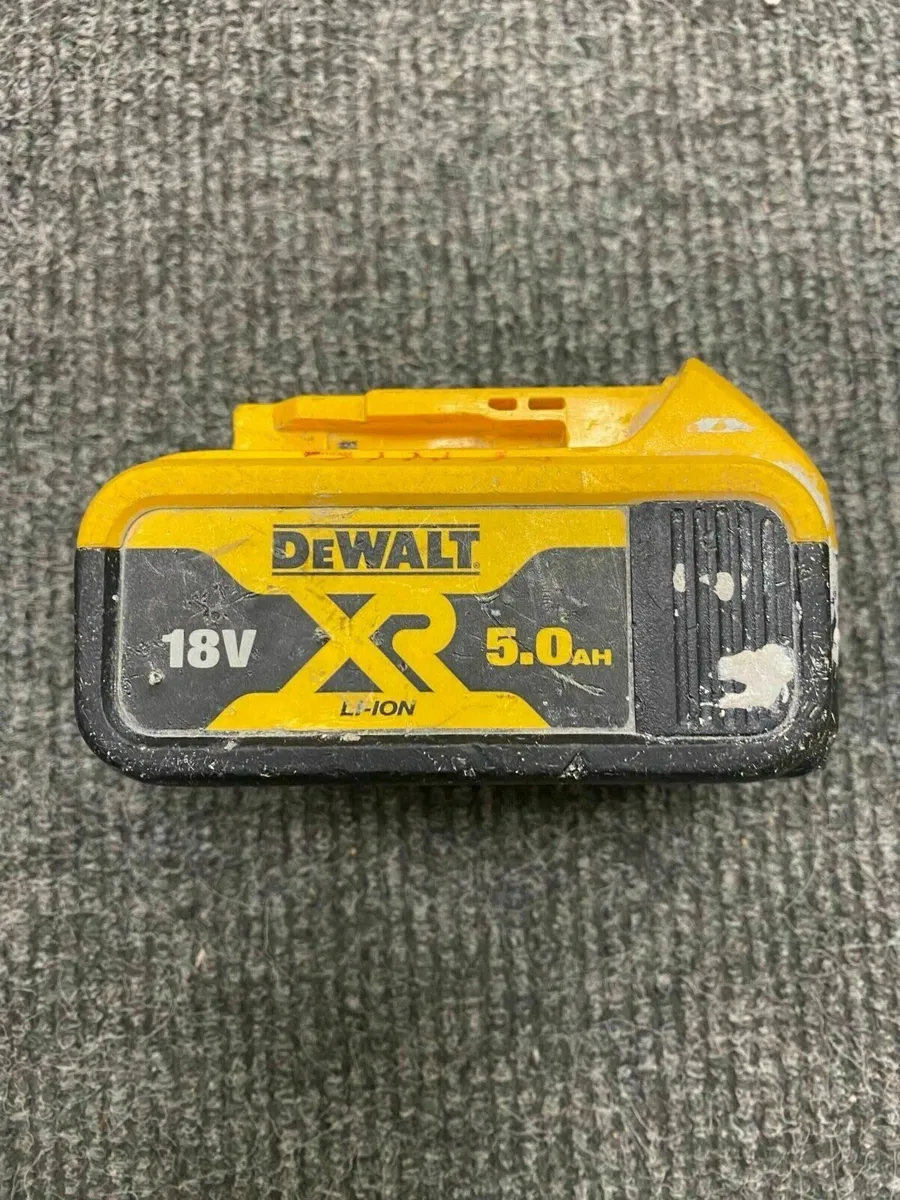 Dewalt 5AH Battery - Image 1