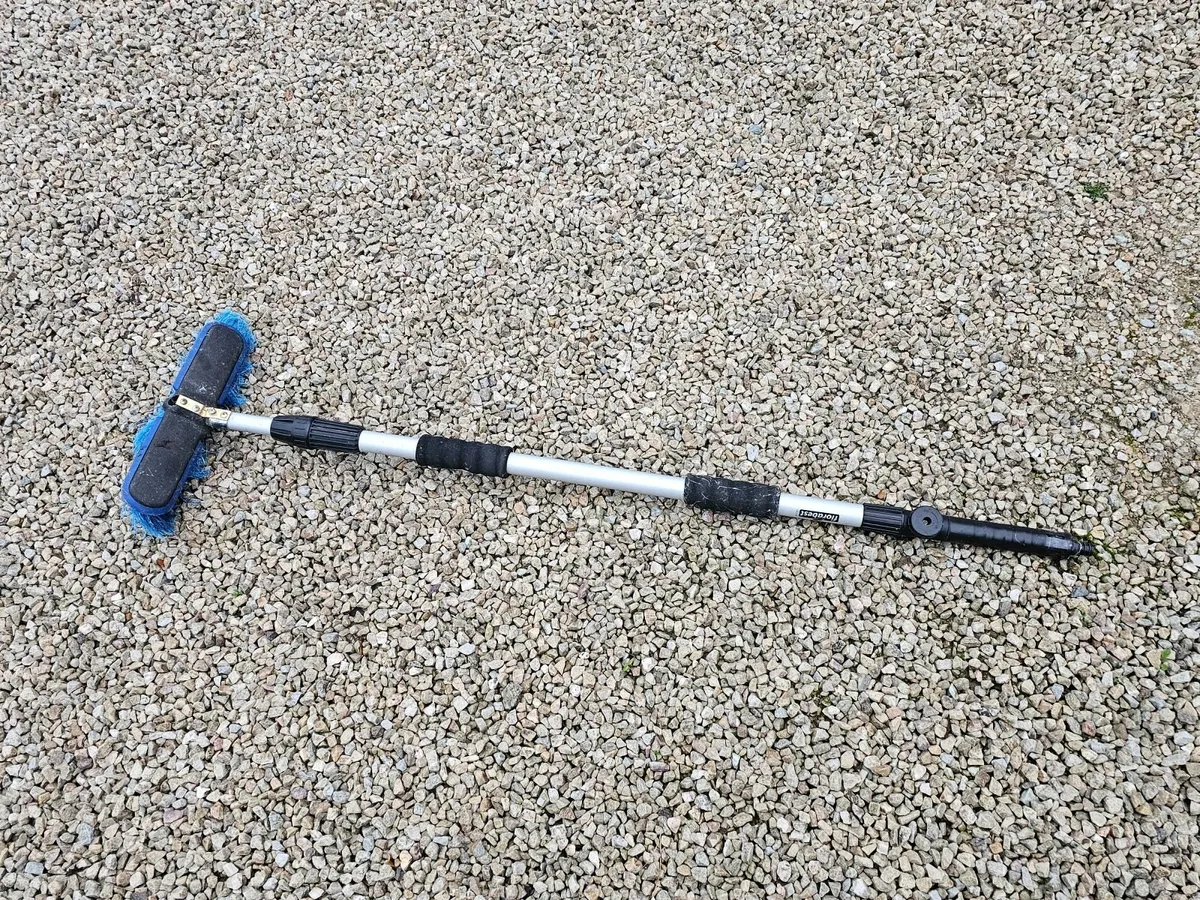 Car Wash Brush - Image 1