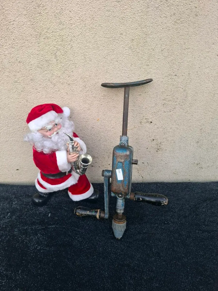 Vintage tool manual drill possible to post