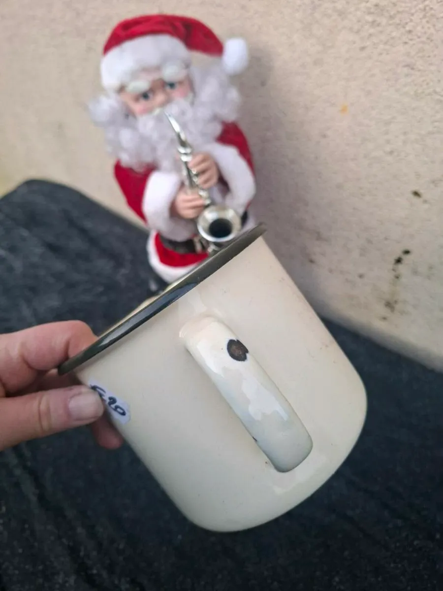 Enamel mesuring cup possible to post - Image 2