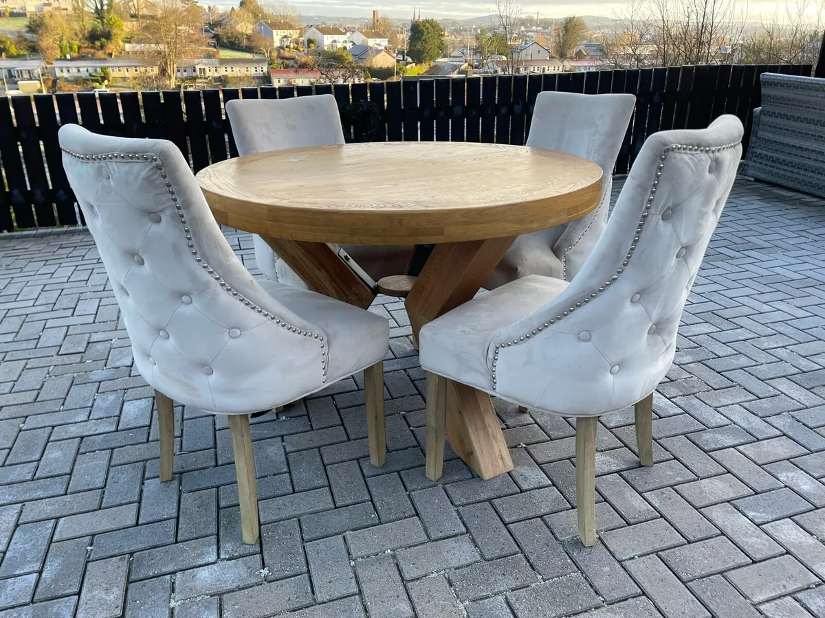 Table and Chairs - Image 1
