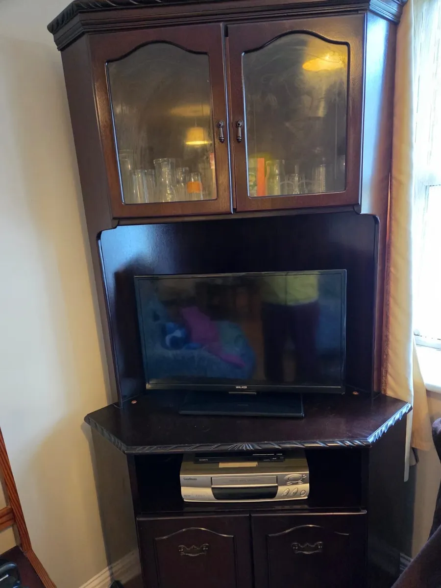 Television cabinet