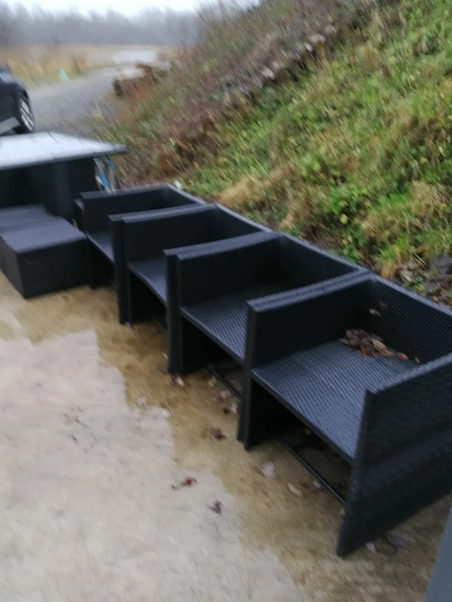 Garden furniture - Image 1