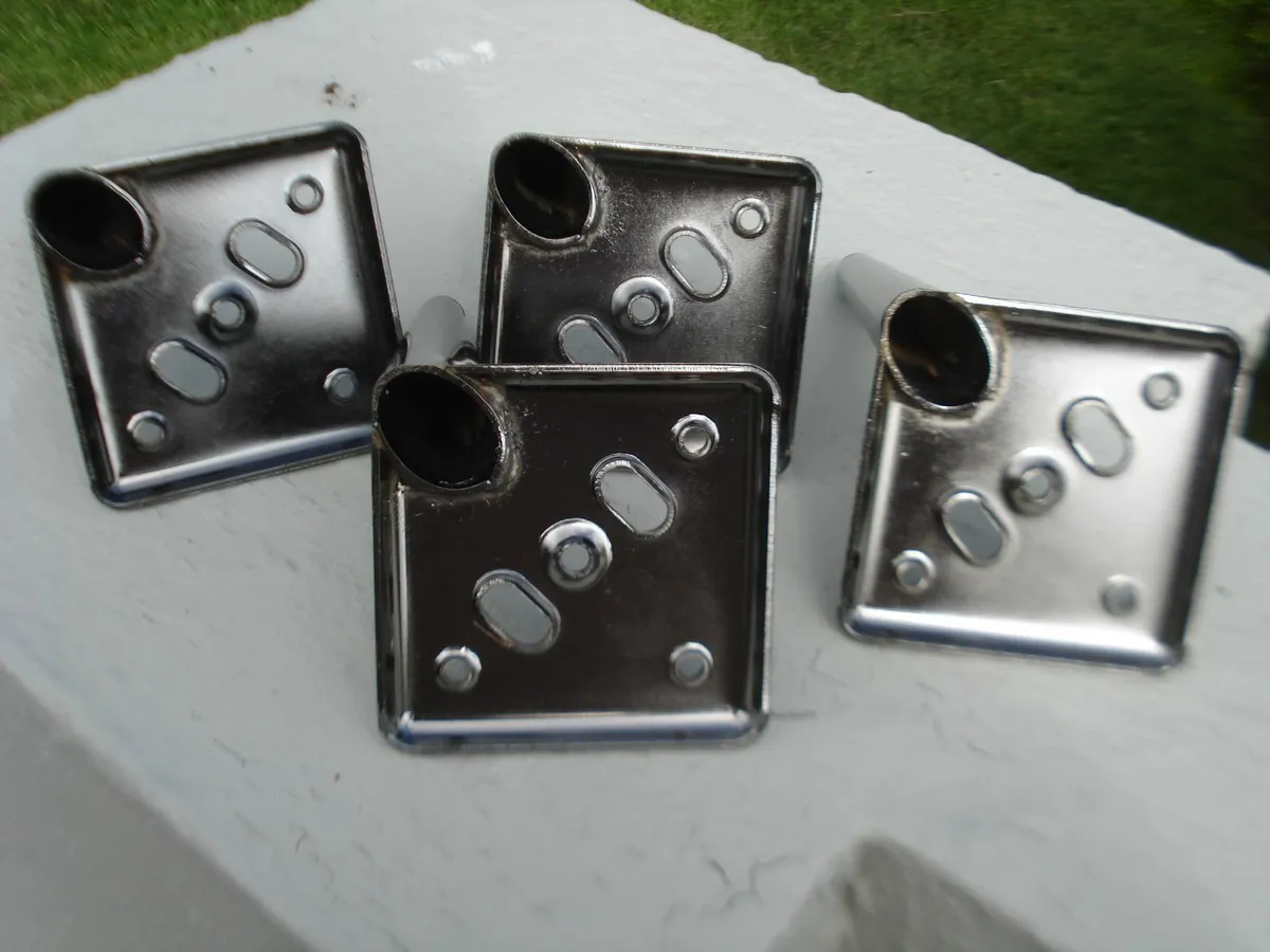 4 NEW METAL SOFA FURNITURE LEGS WITH RUBBER TIPS. - Image 3