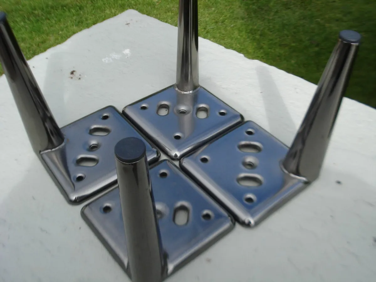 4 NEW METAL SOFA FURNITURE LEGS WITH RUBBER TIPS. - Image 1