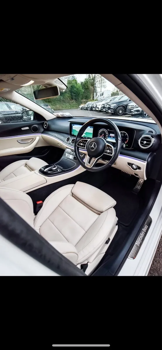 Mercedes e220 auto amg - Image 4