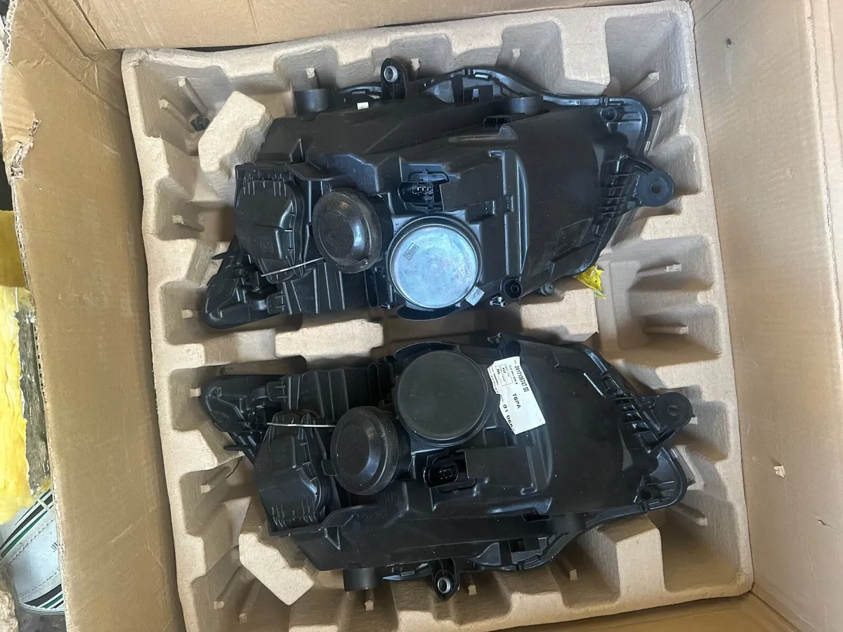 VW transporter HL bumpers and head lights - Image 3