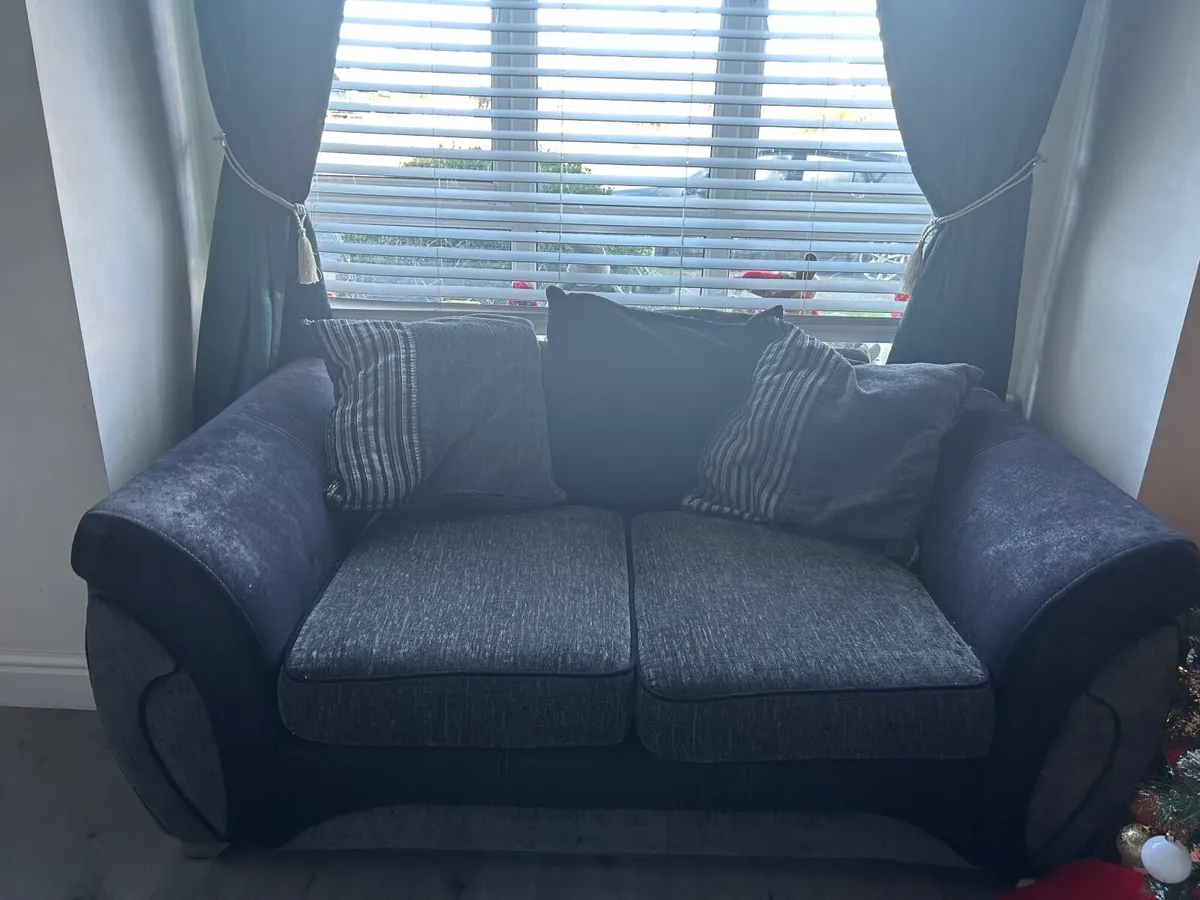 4 seater and 2 seater sofas - Image 1