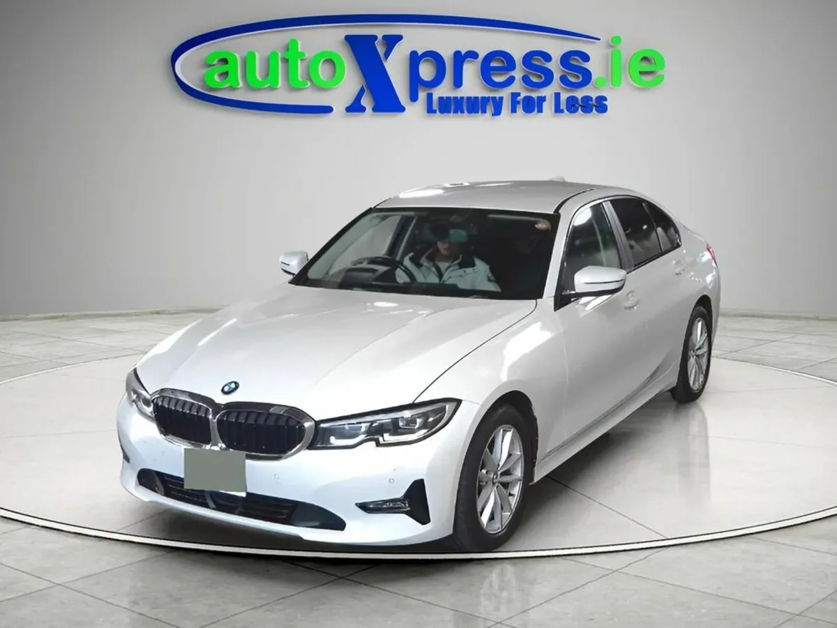 BMW 3-Series 320D xDrive Automatic. - Image 3