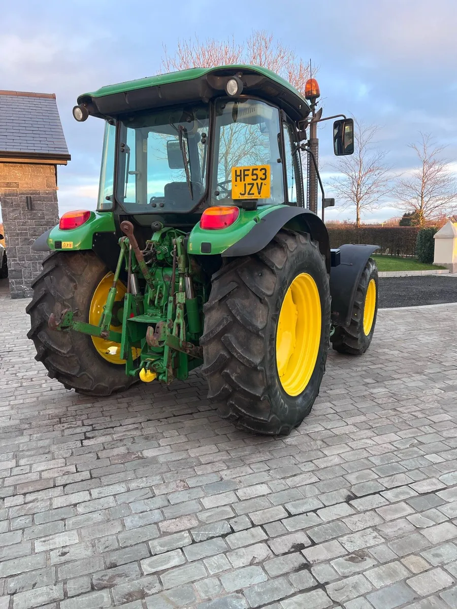 John Deere 5820 - Image 3