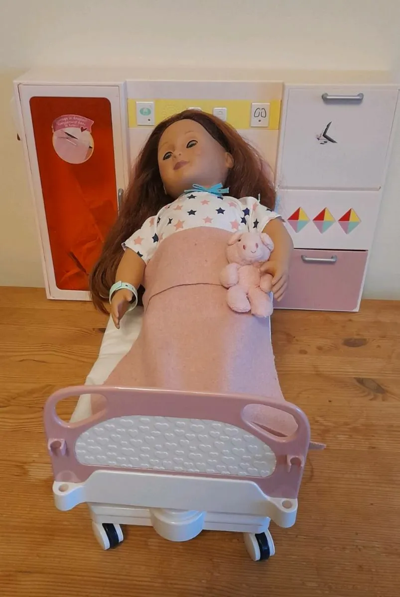 Our Generation Hospital and 4 patients - Image 1