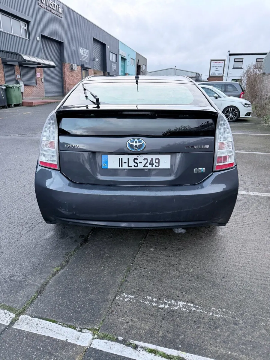 2011 Toyota Prius - Image 2