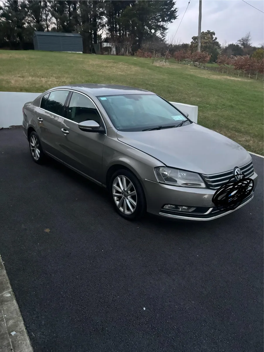 Volkswagen Passat - Image 2
