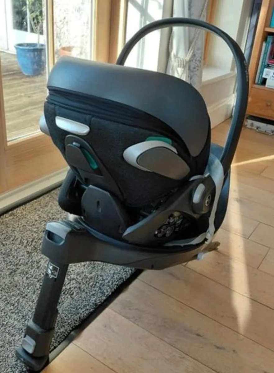Cybex Priam Travel System - Image 4