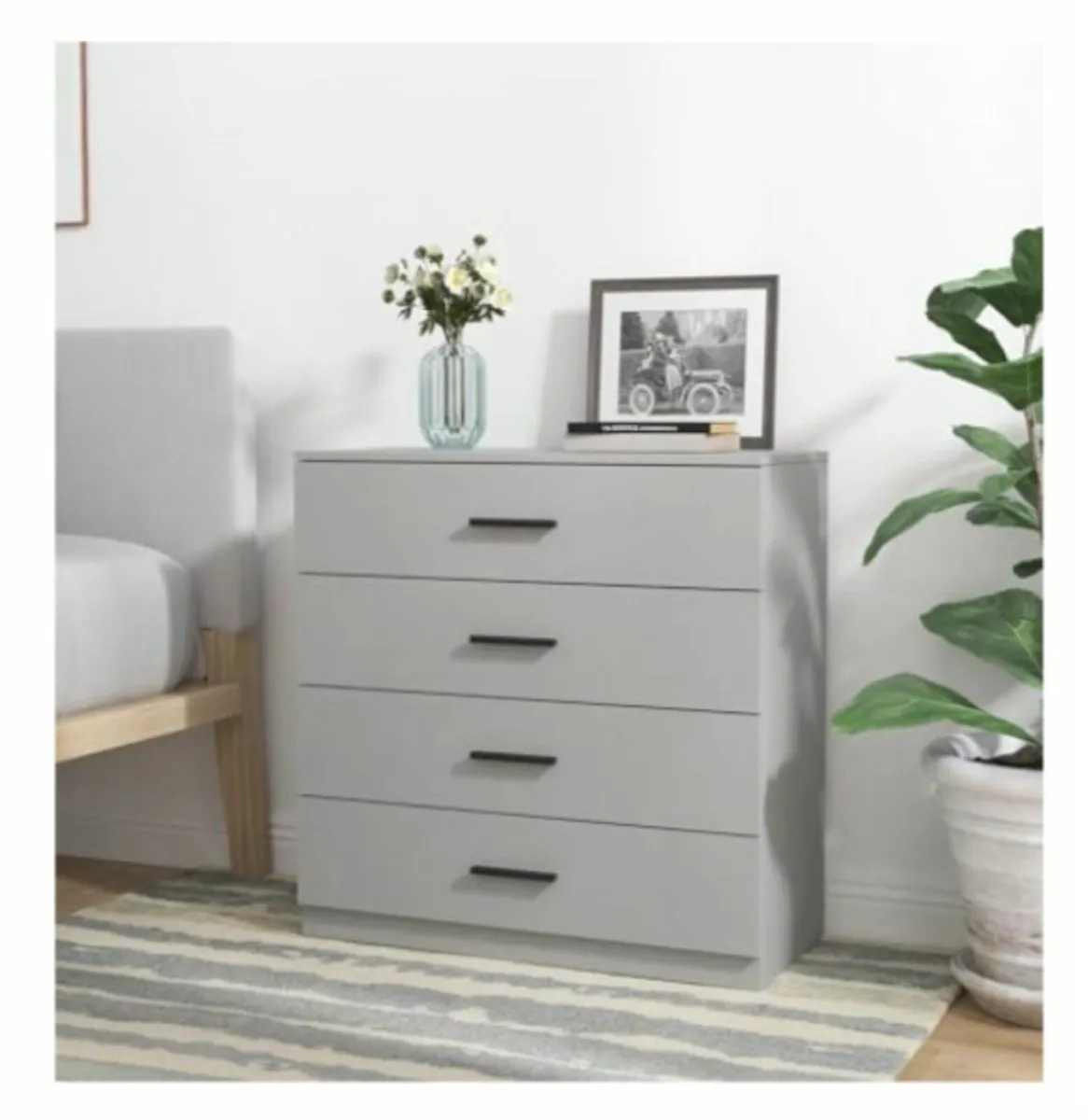 Chest of drawers - Image 1