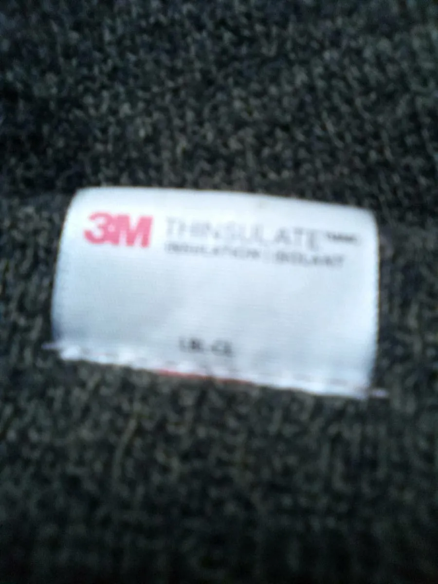 SIZE.  8.  HIKING. BOOTS.  AND. GREY.THERMAL.  HAT - Image 4