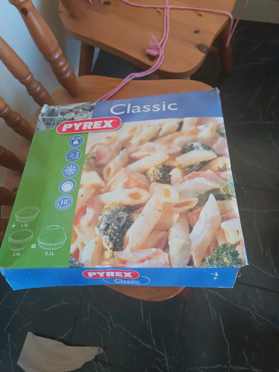 Pyrex Dishes - Image 1