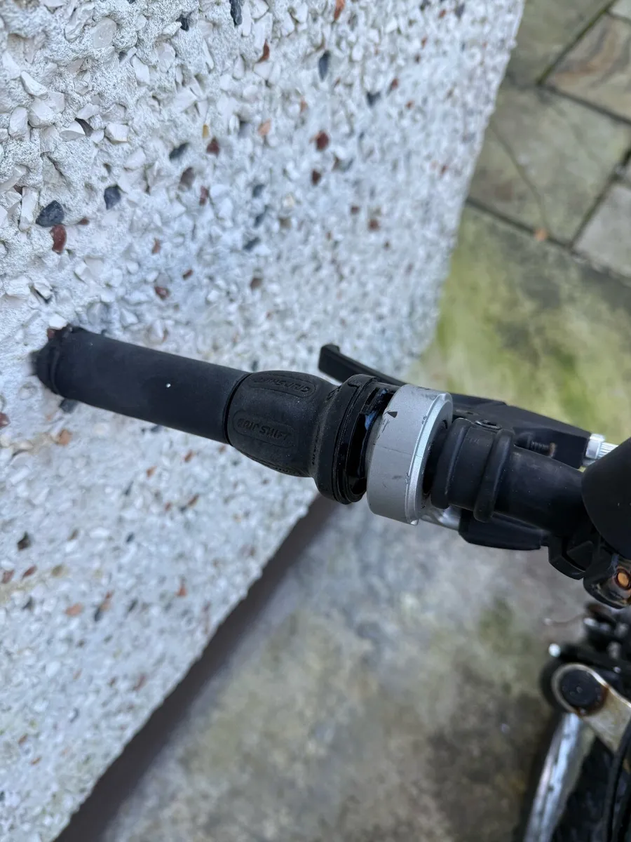 Apollo Kids Mountain Bike - Image 3