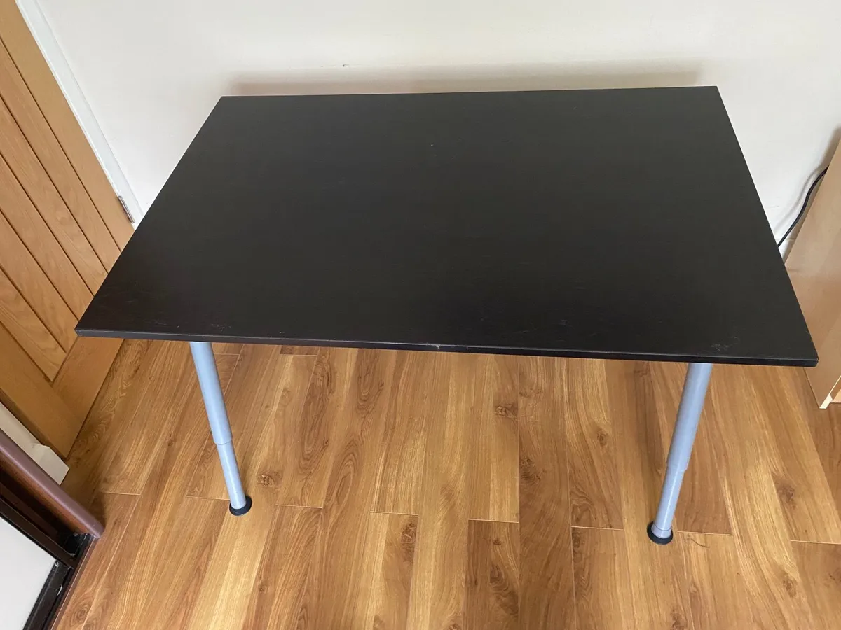 Office desk - Image 1