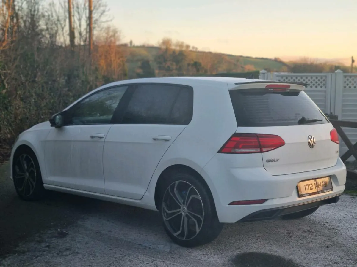 2017 VW Golf 1.6Tdi 5 Door - Image 4