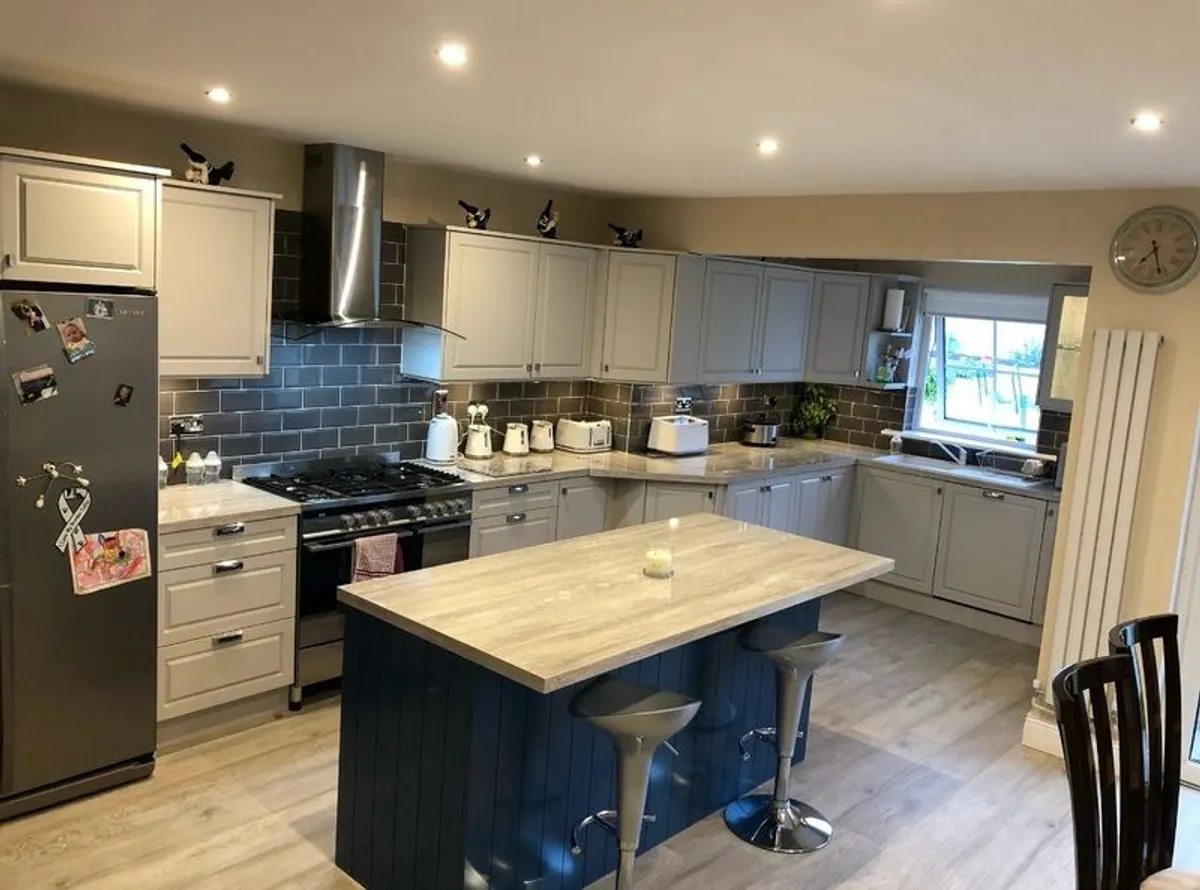 Handmade Fitted Kitchen - Image 4