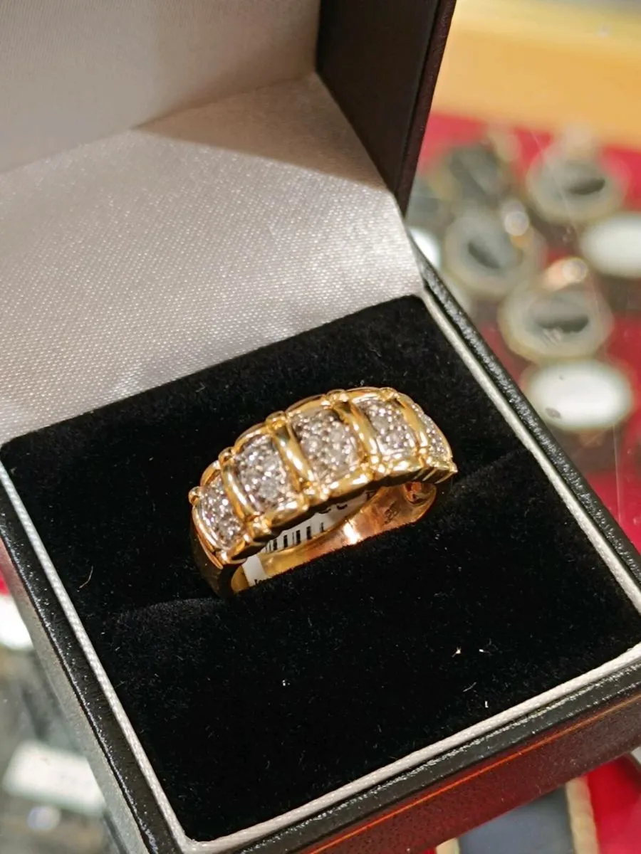 Wide Fancy Diamond Ring, 14k yellow gold - Image 1