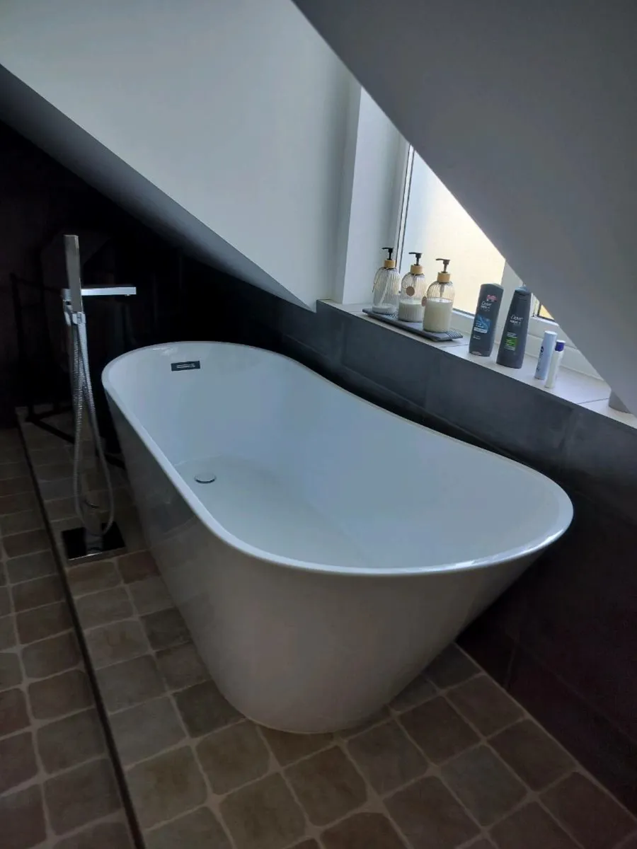 Free standing bathtub - Image 2