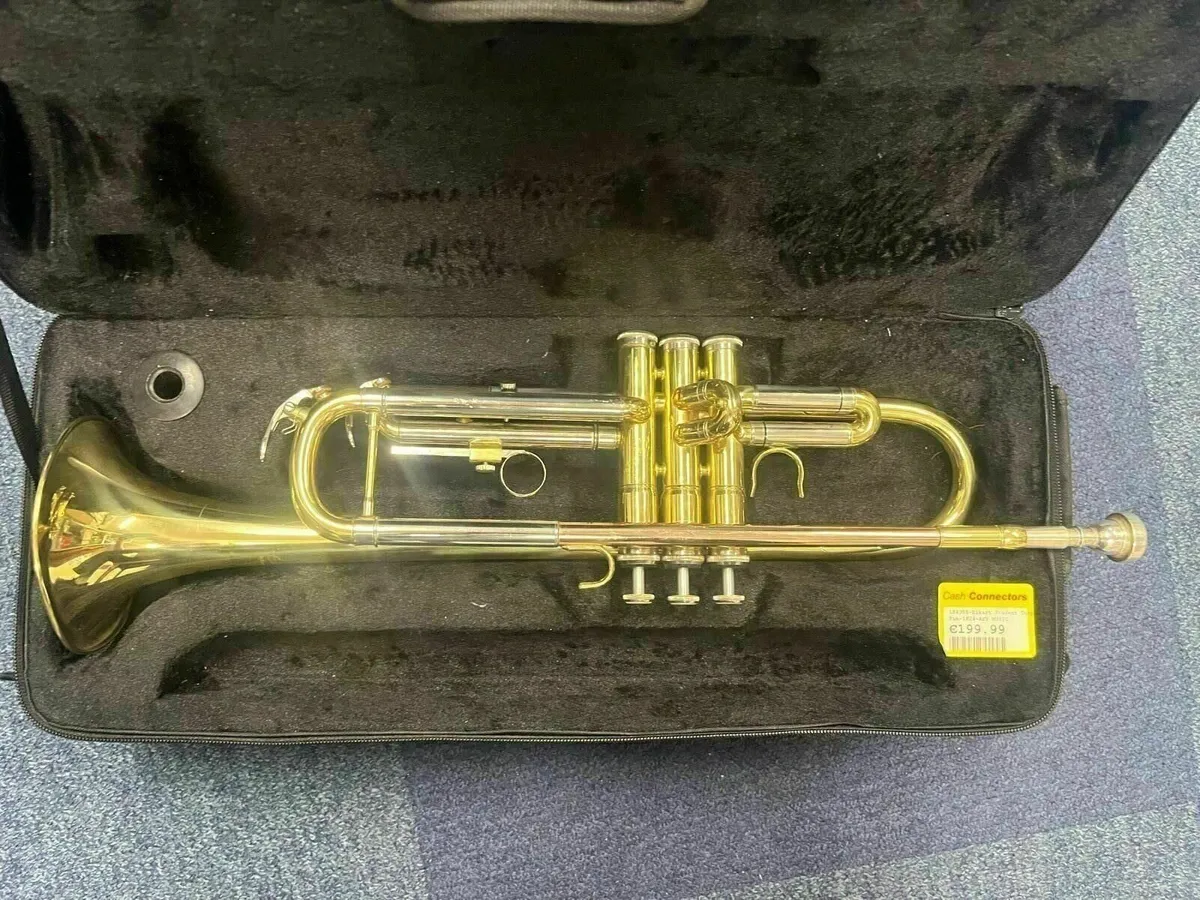 Elkhart 100TR Student Trumpet With Case - Image 2