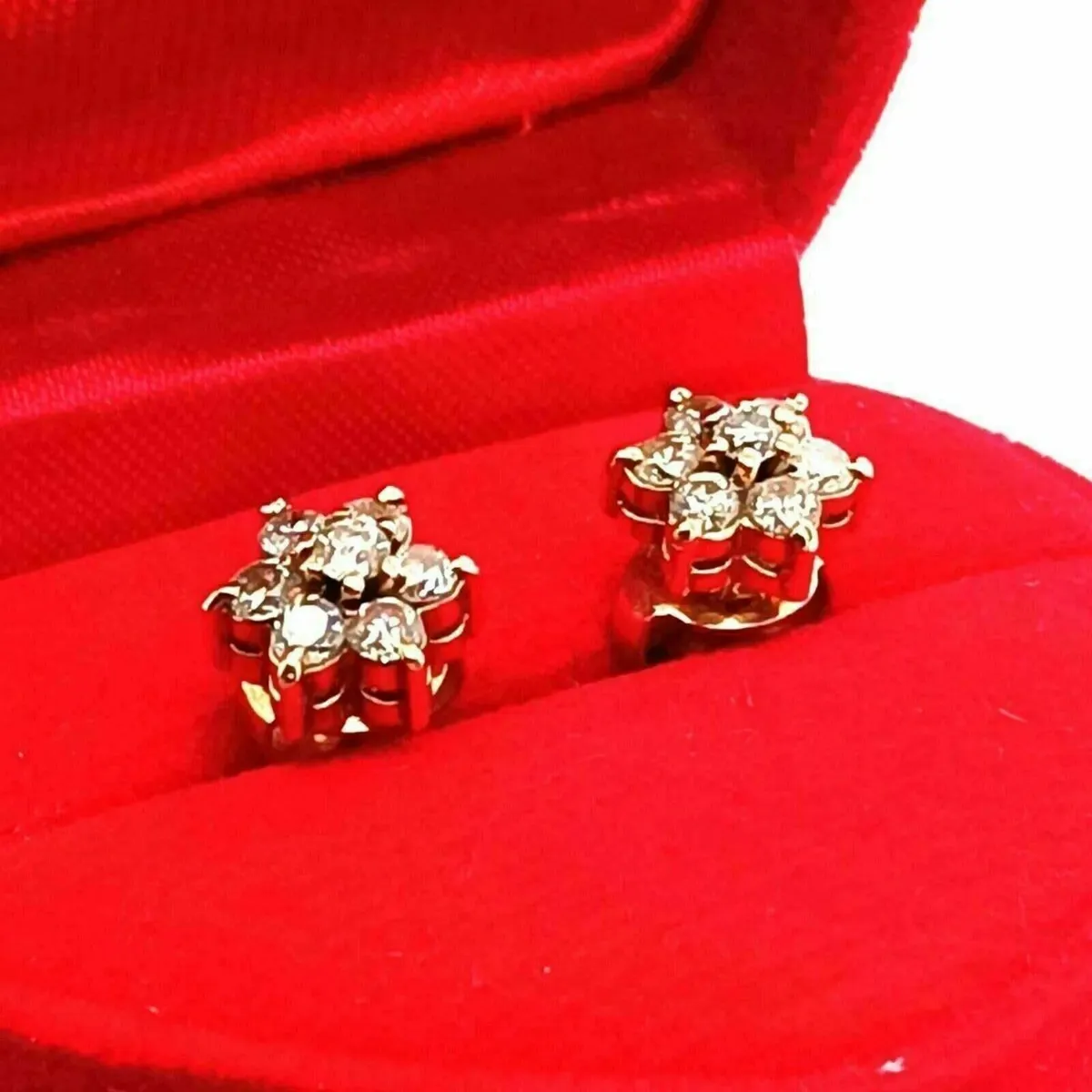 18k Yellow Gold & Diamond Daisy Earrings - Image 1