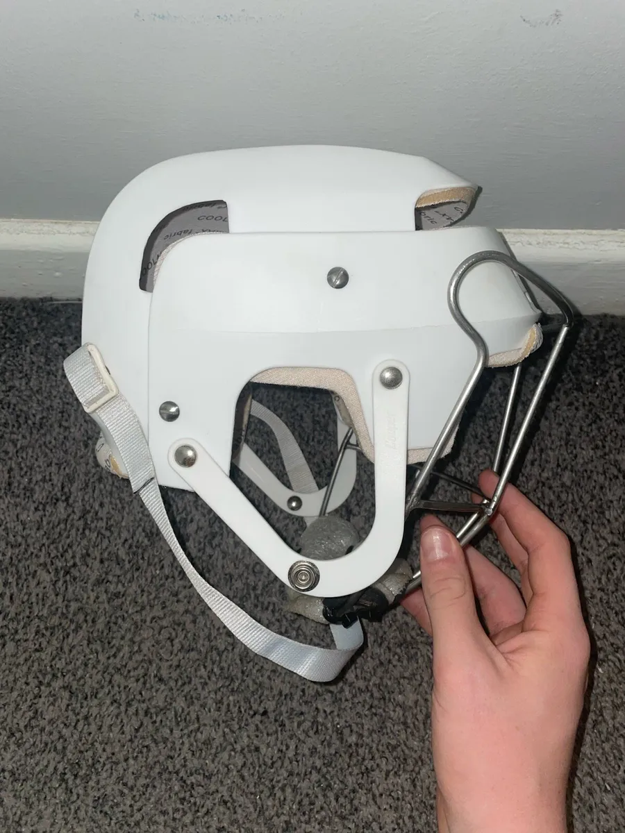 White Cooper hurling helmet - Image 4