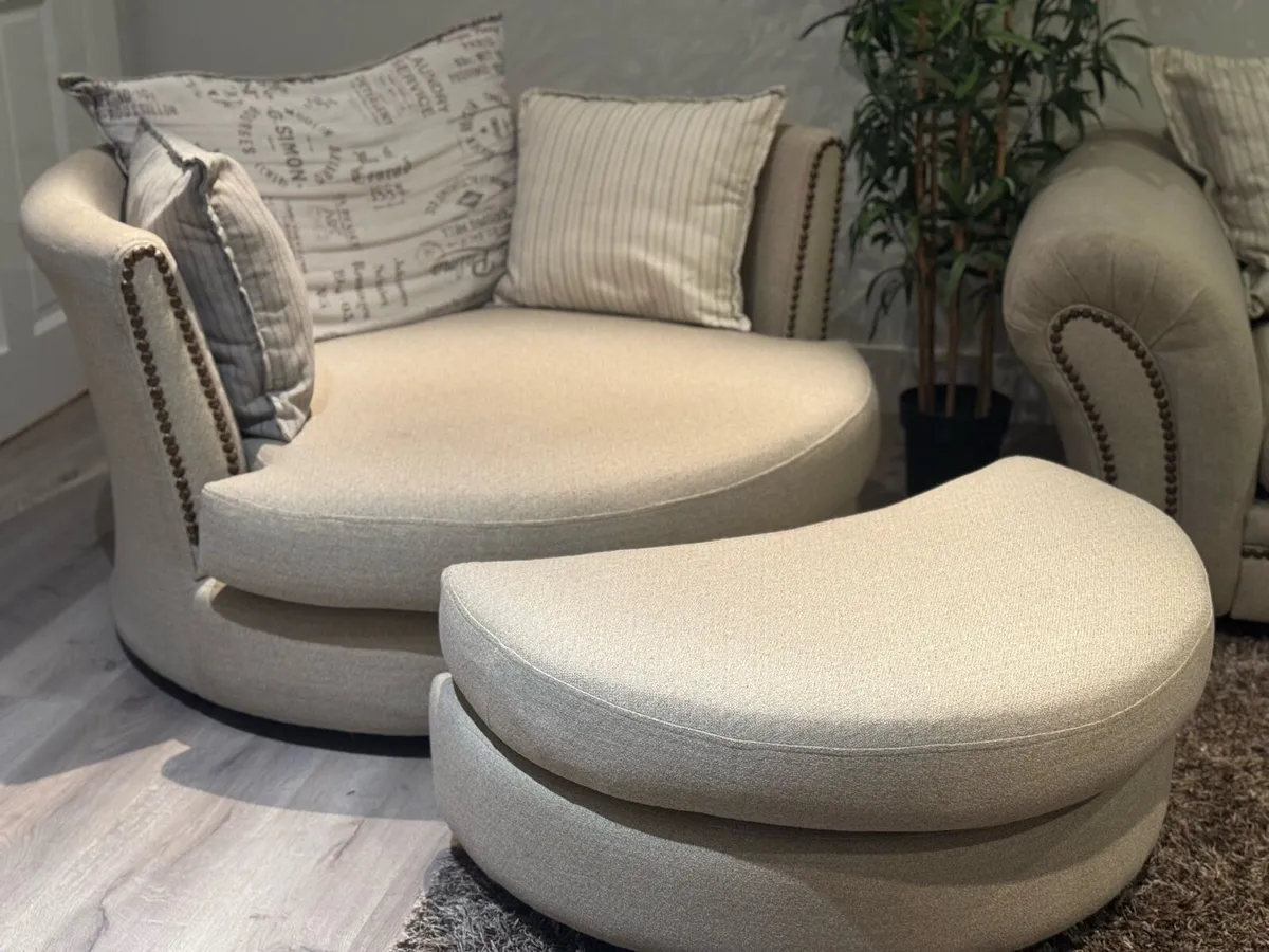 Reduced DFS corner suite+cuddle chair+ footstool - Image 3