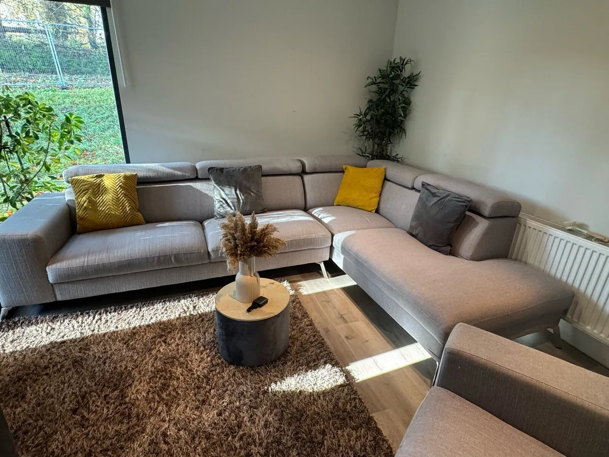 Reduced Harvey Norman corner suite+armchair - Image 3