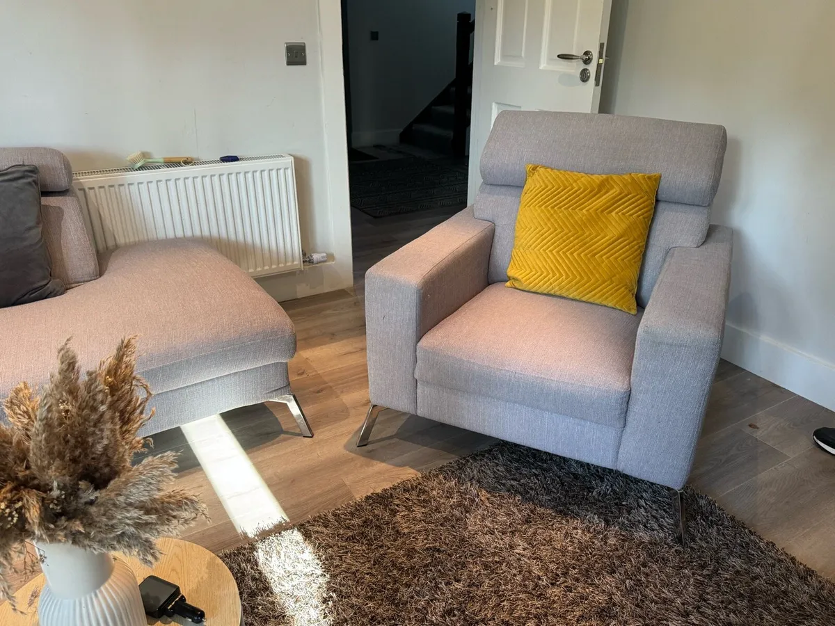 Reduced Harvey Norman corner suite+armchair - Image 4