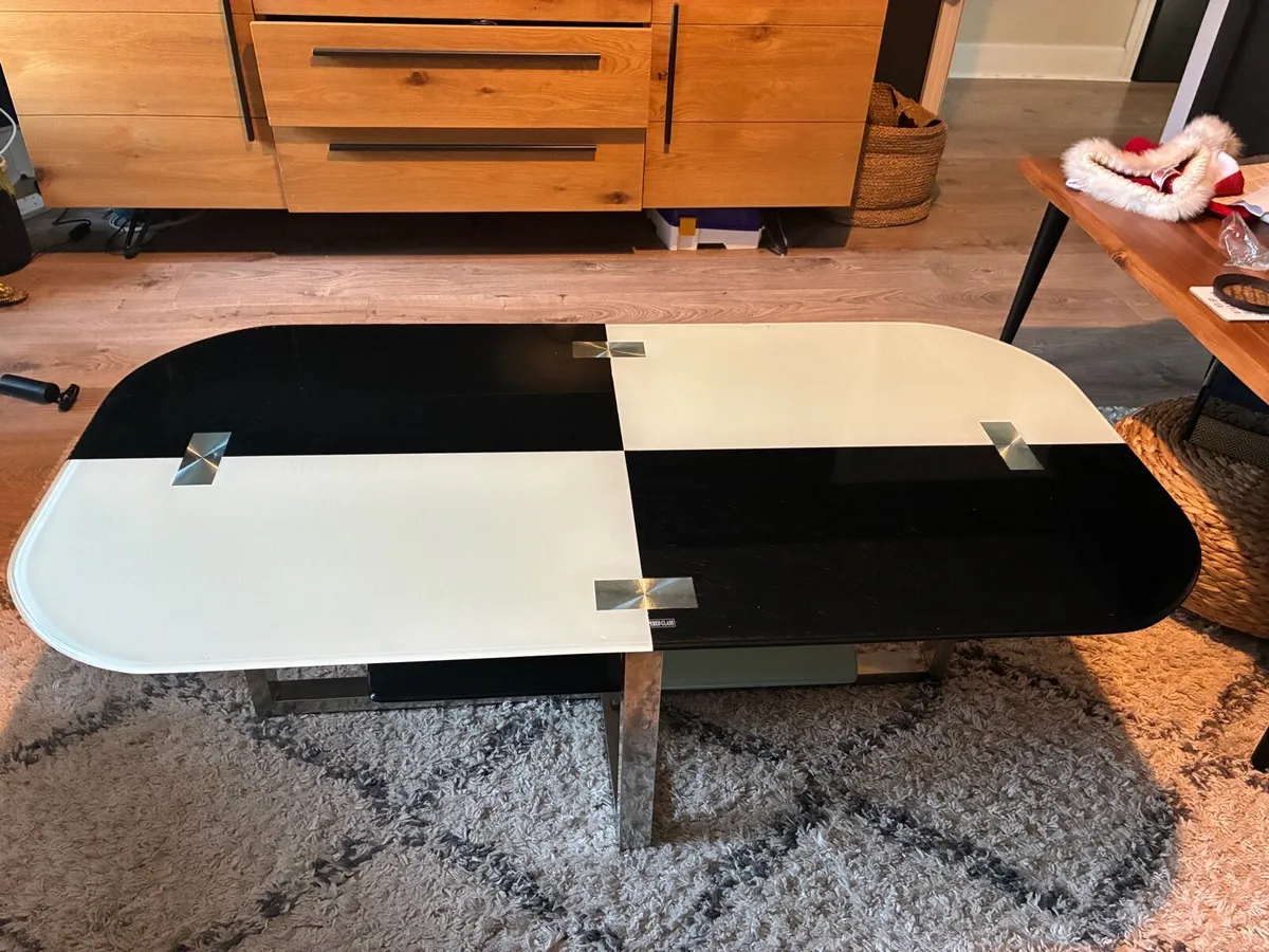 Glass coffee table - Image 1