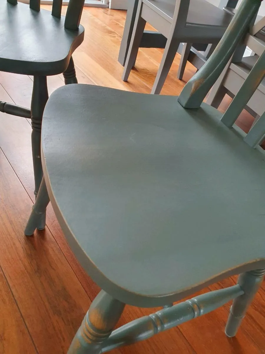 Set of 4 solid wood dining chair - Image 3