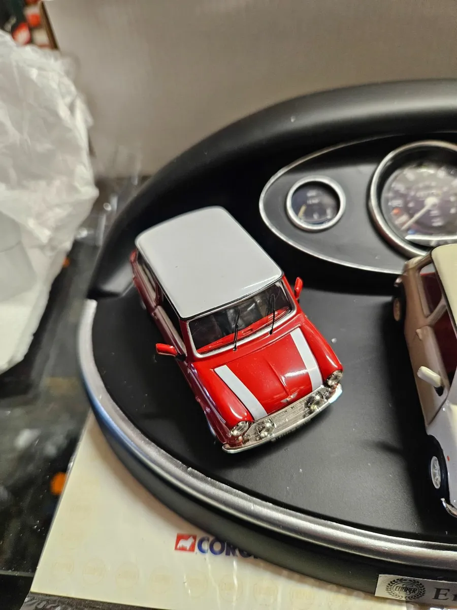 Corgi Mini Cooper Display Diorama - Image 3