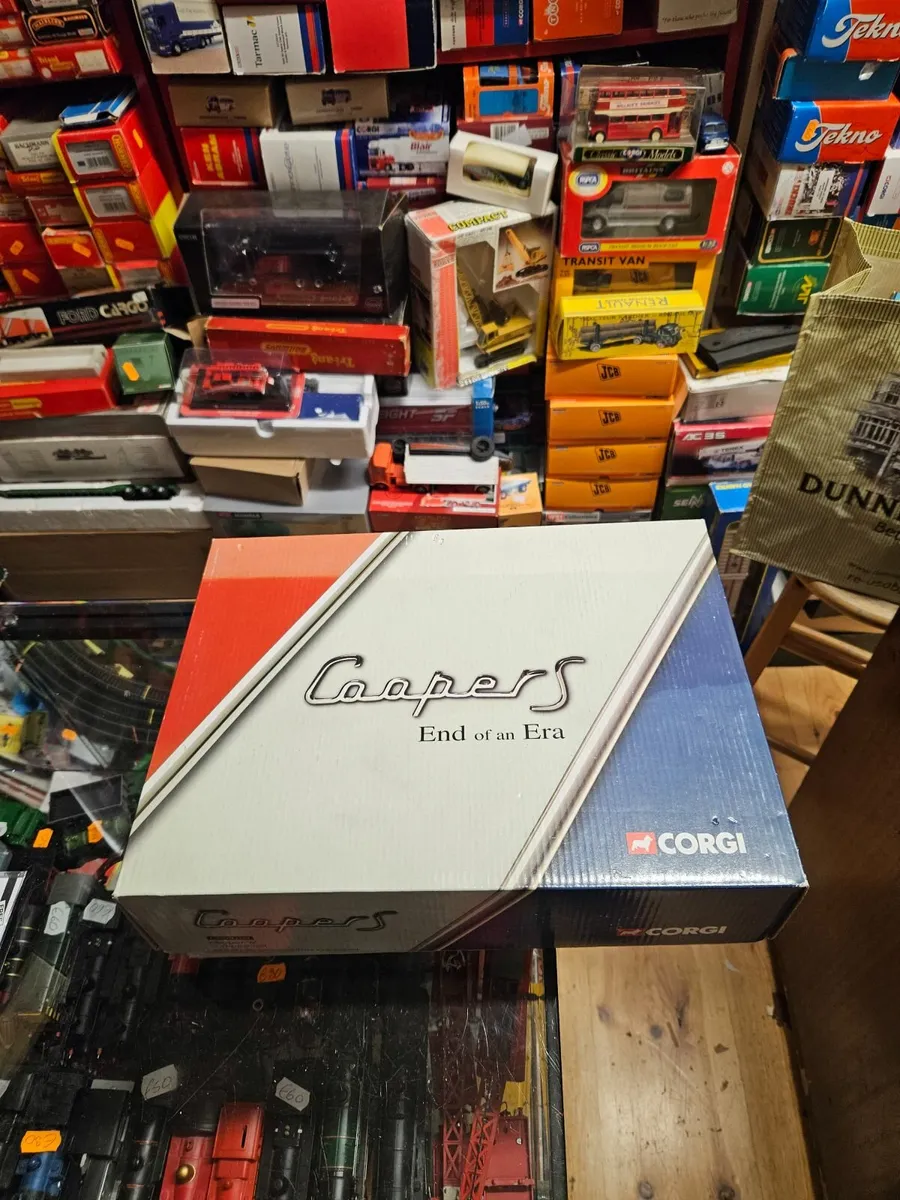 Corgi Mini Cooper Display Diorama - Image 4