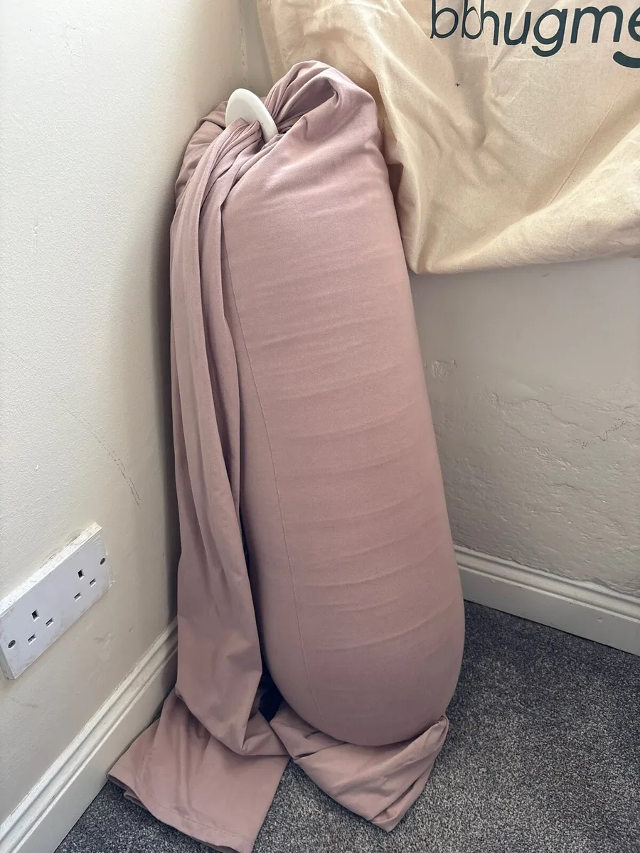 bbhugme pregnancy pillow - Image 2