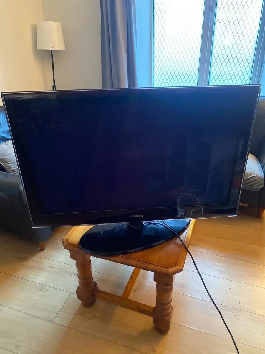 Samsung 40 inch Tv - Image 1