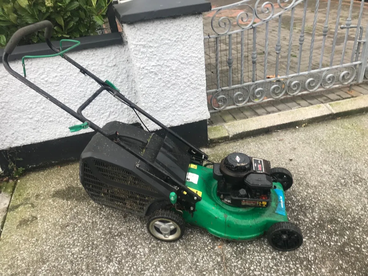 Briggs and stration Lawnmower - Image 1