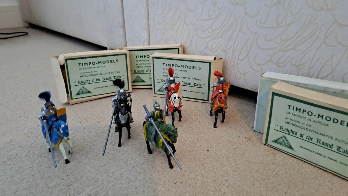 Vintage collectors toys - Image 1