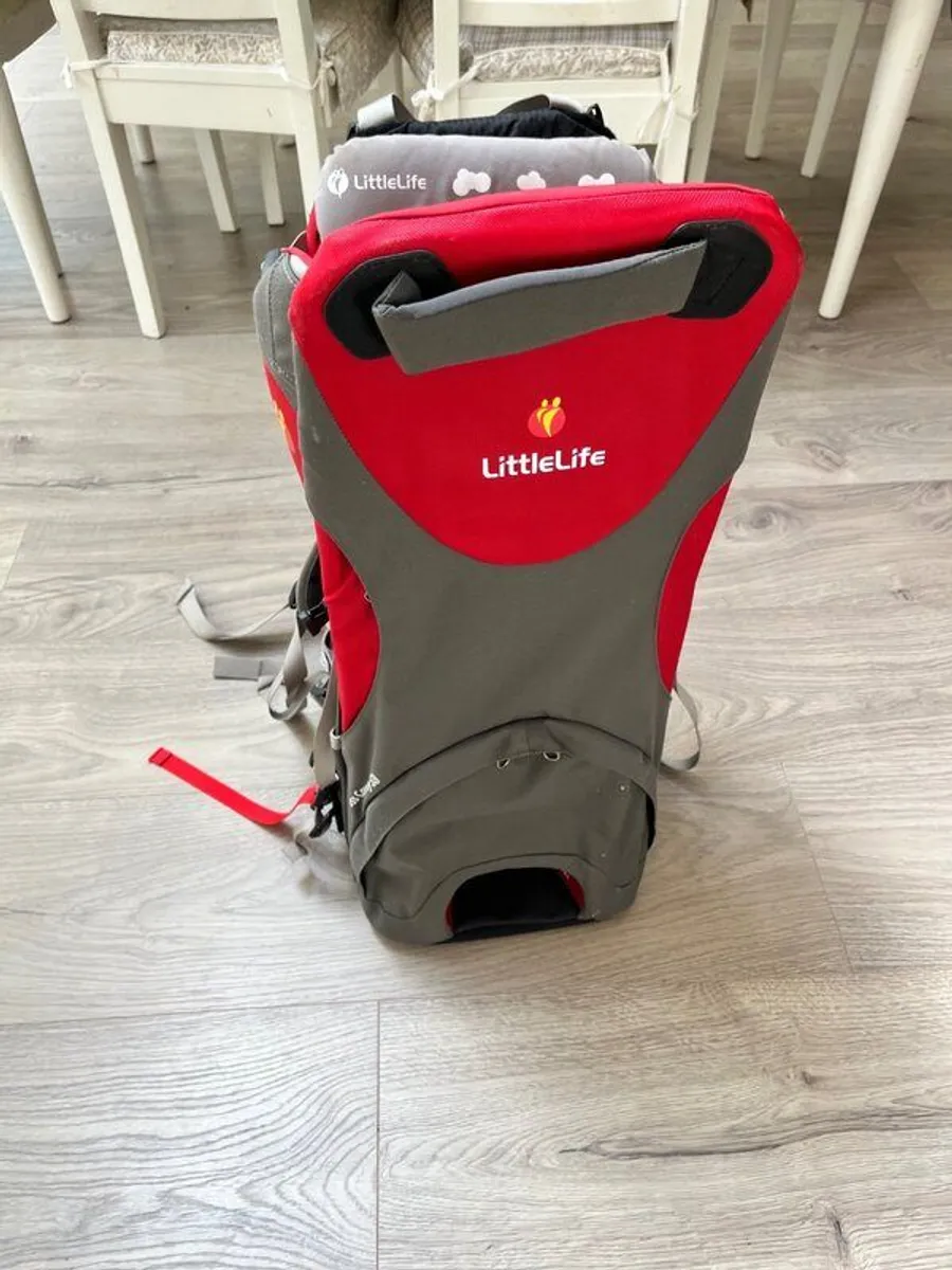 Hiking baby carrier - Image 1