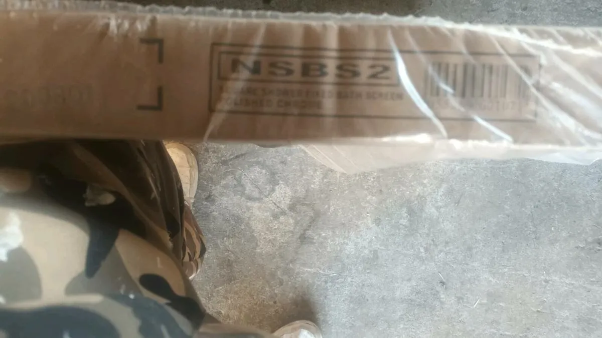 Bathroom shower screen - Image 3