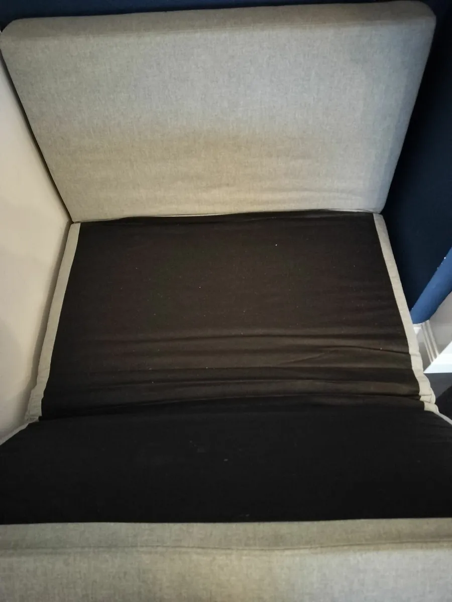 Pull out single couch - Image 2