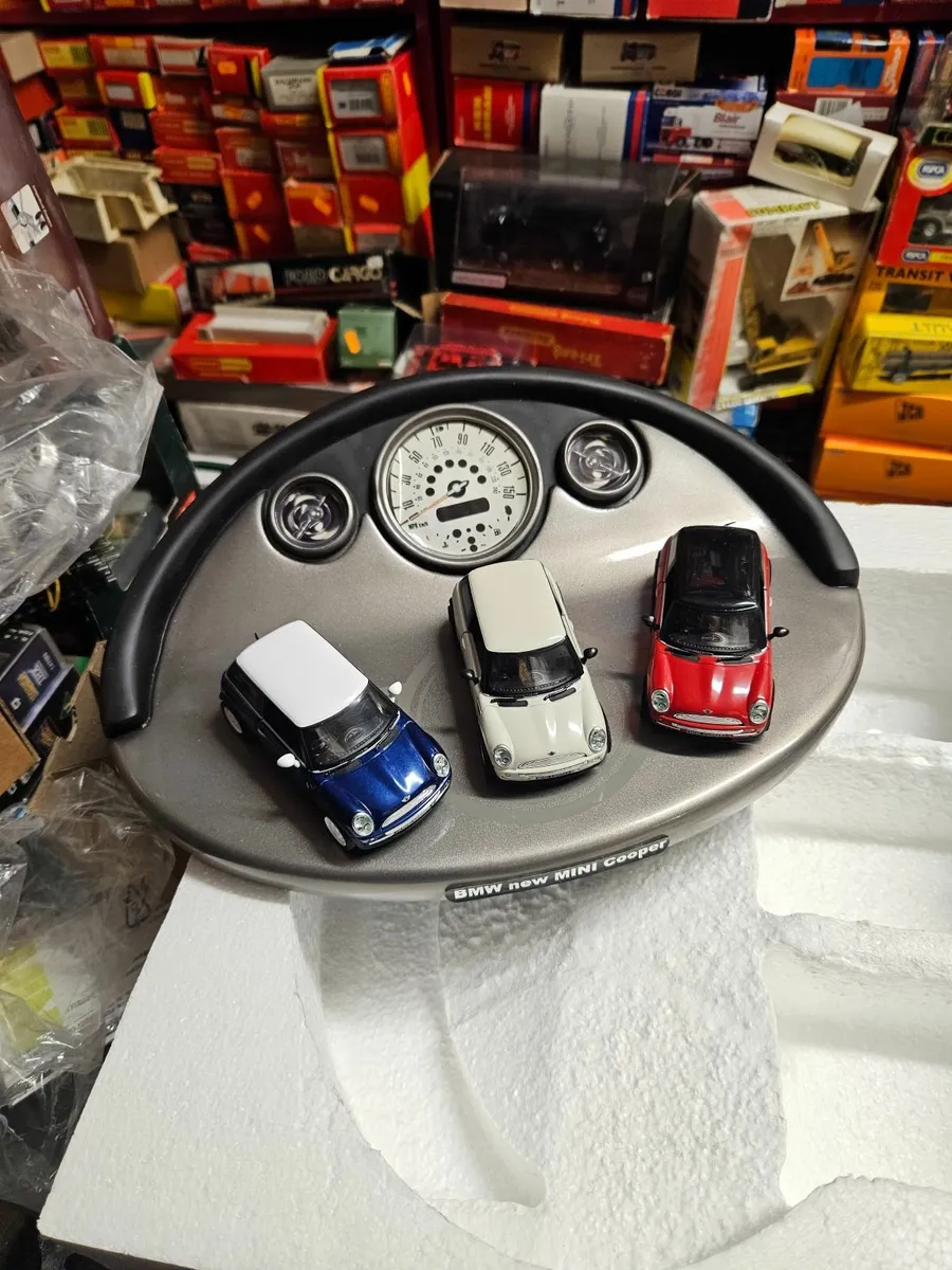 Corgi Mini Cooper Diorama Display - Image 3