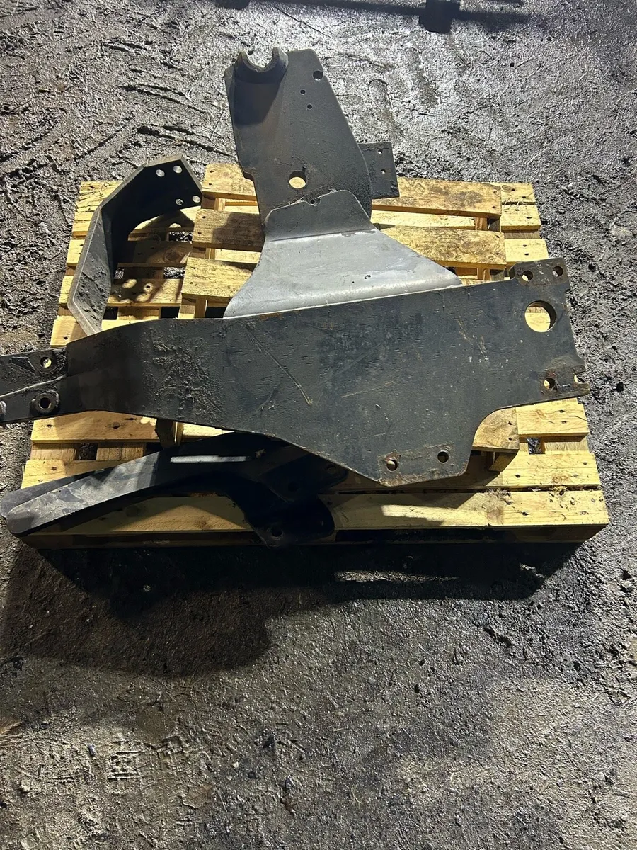 Quicke Brackets - Image 1