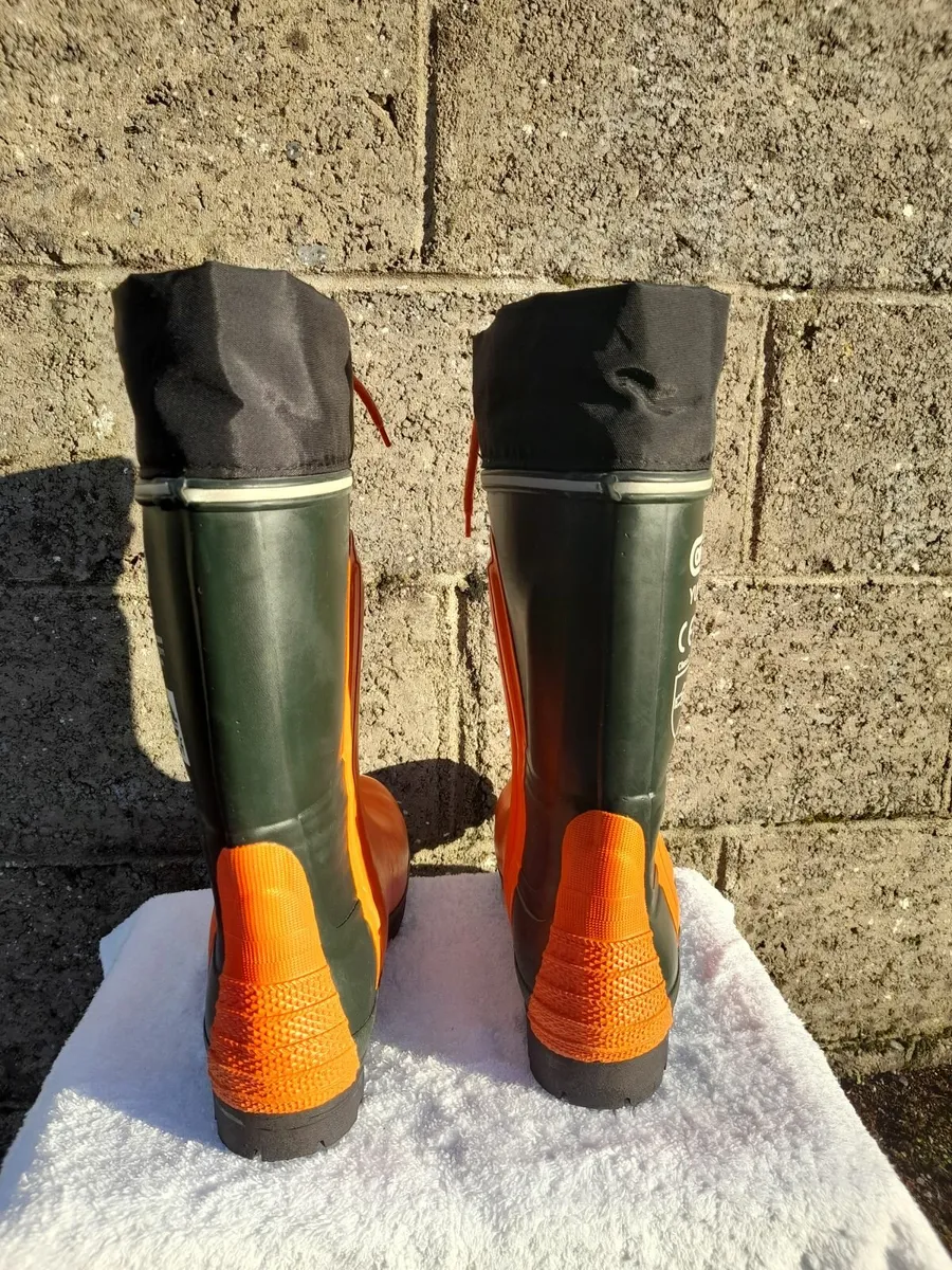 selling chainsaw boots - Image 3