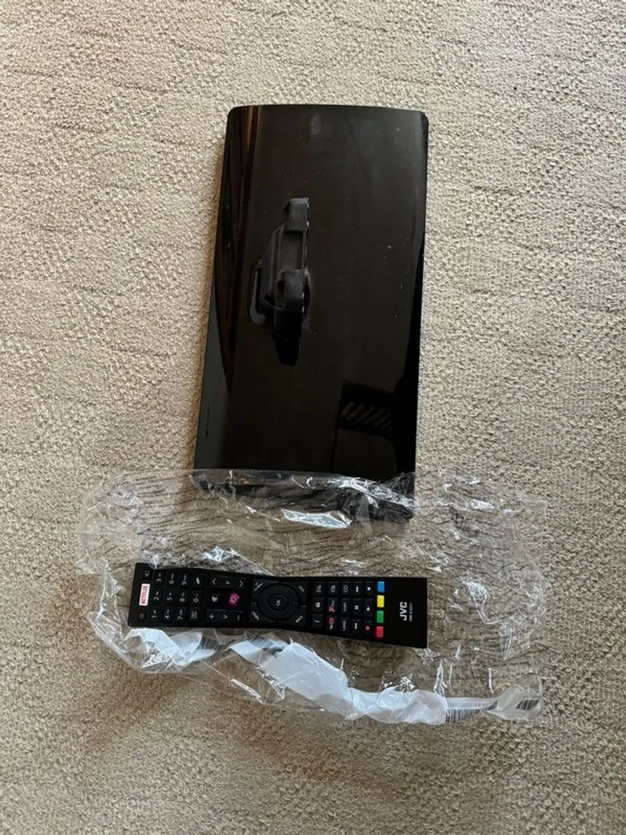 32" JVC HD Smart TV DVD Player Like New - Image 3