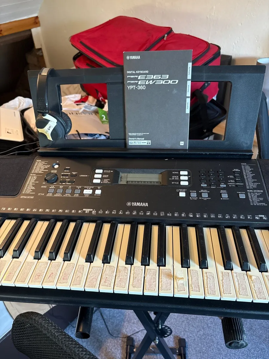 Yamaha Keyboard PSR E363 - Image 1