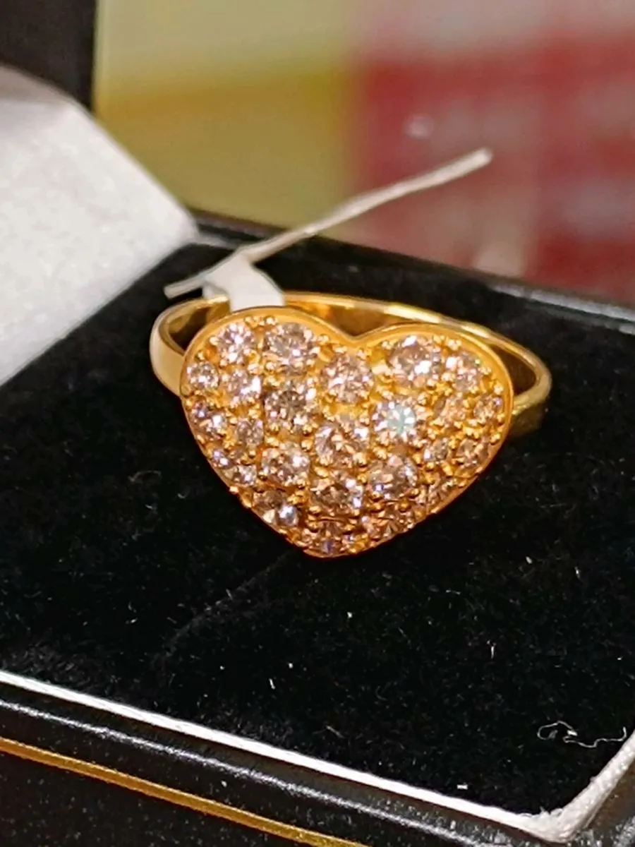 Heart Diamond Cluster Ring , 18k Yellow Gold - Image 3